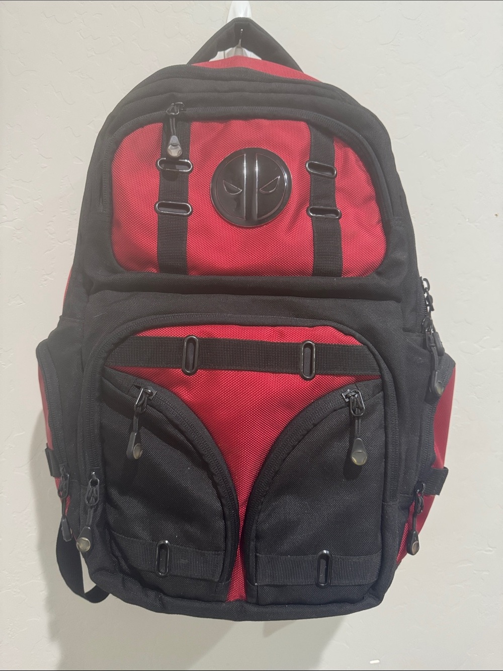 Deadpool Backpack - Picture 1 of 11